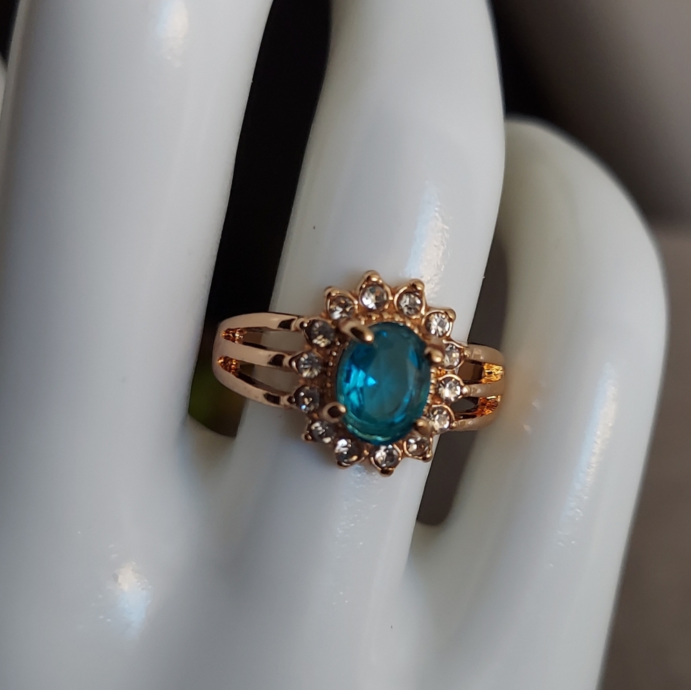 Blue Oval Rhinestone Accent Ring